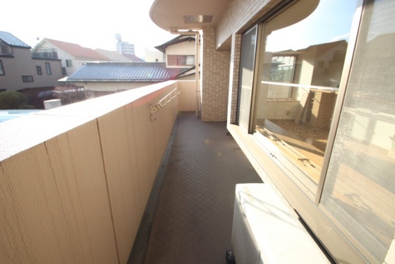 バルコニー　※修繕中