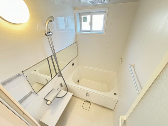 バス・シャワールーム　※別部屋の写真です