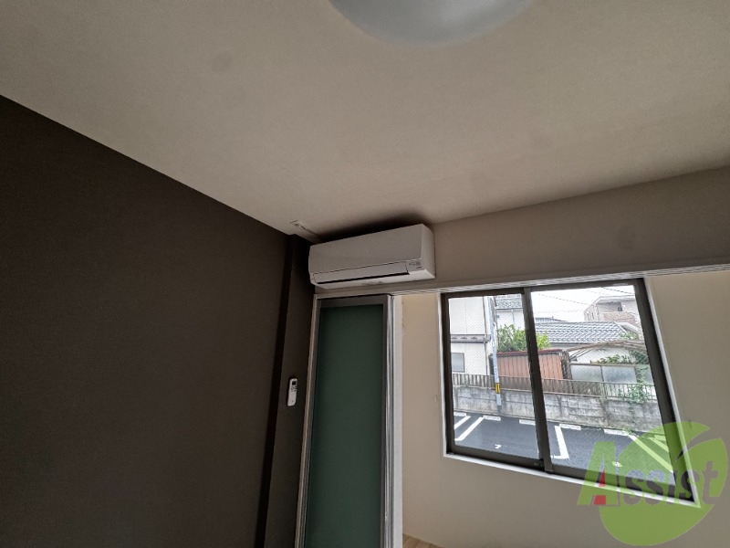 その他設備　こちらはエアコンです。これで夏も冬も快適に過ごせますね。