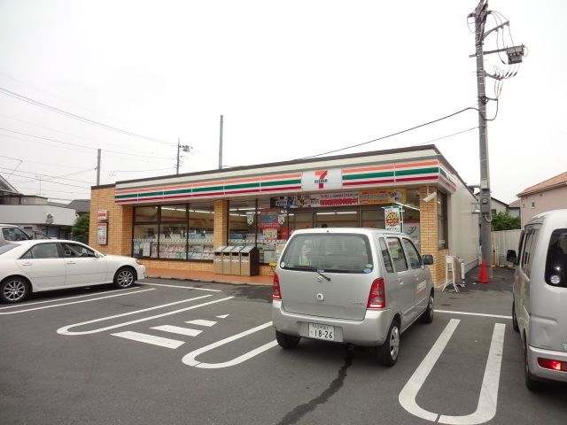 コンビニ　セブンイレブン（コンビニ）まで161m
