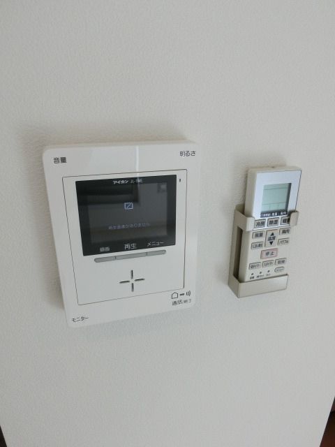 セキュリティ　TVモニタホンで室内から来客応対が可能です