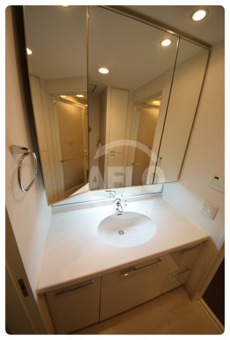 洗面設備　カスタリア上町台　独立洗面台