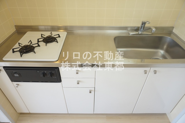 キッチン　２口ガスコンロ設置済！お引越し後すぐにお料理できます！