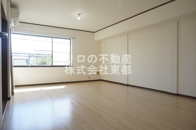 居室・リビング　リビングはゆったりくつろげる憩いの空間です♪