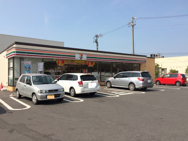 コンビニ　セブン-イレブン 半田東洋町（コンビニ）まで512m
