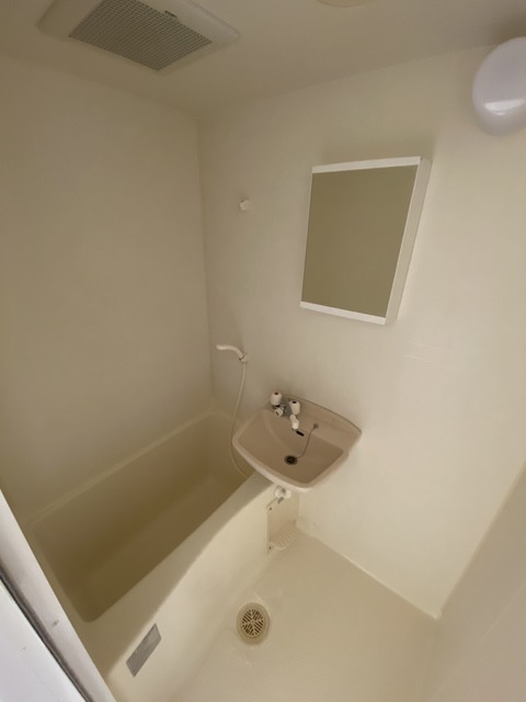 バス・シャワールーム　一日の疲れを癒してくれる大事な場所。