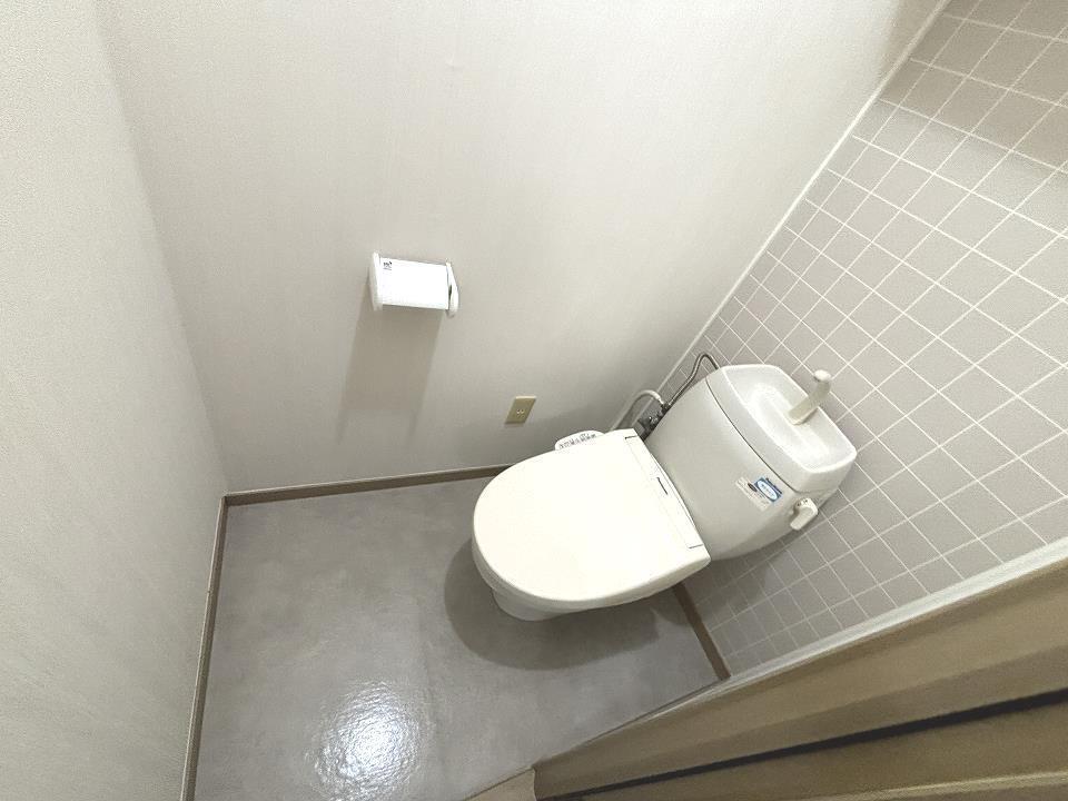 トイレ　※写真は反転タイプのお部屋です。