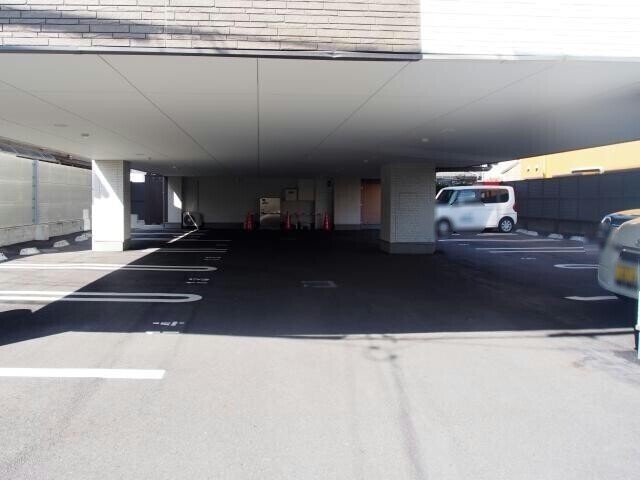 駐車場　駐車場