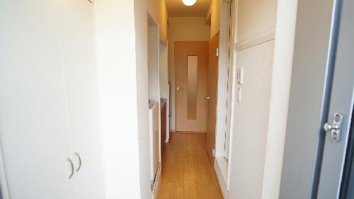 エントランス　スッキリとした廊下♪