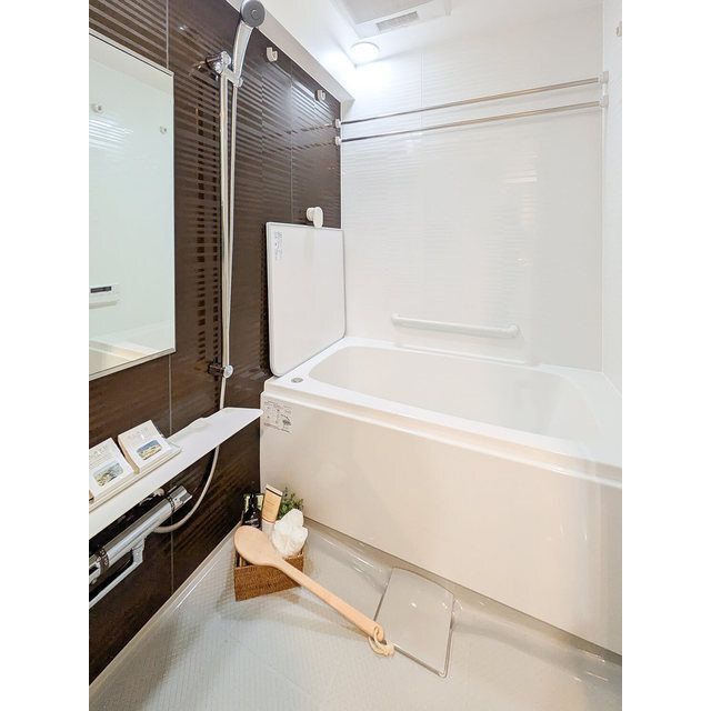 バス・シャワールーム　【家具・家電の備え付けはありません】