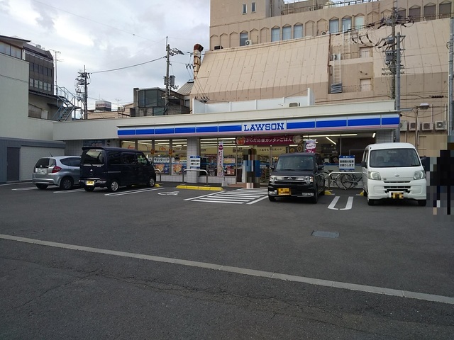 コンビニ　ローソン松山湊町三丁目店（コンビニ）まで150m