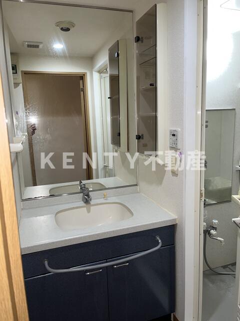 洗面設備　脱衣スペースもあります