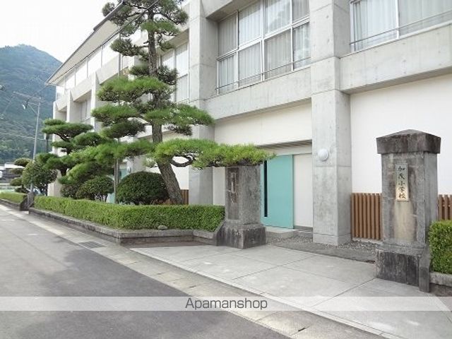 小学校　加茂小学校（小学校）まで1200m