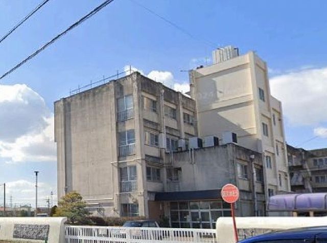 小学校　高浜港小学校（小学校）まで550m