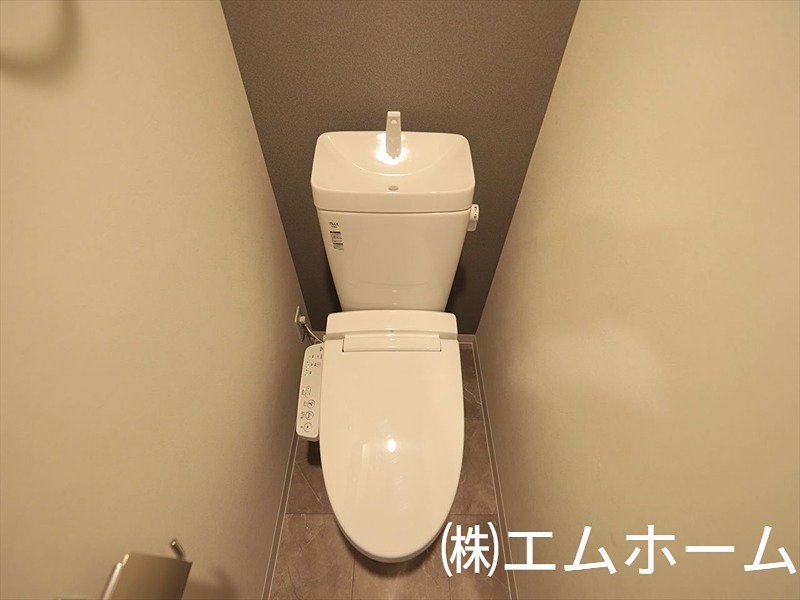 トイレ　温水洗浄便座付トイレ