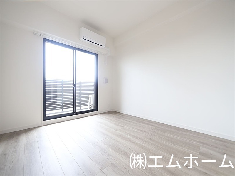 居室・リビング　洋室7.1帖　エアコン完備