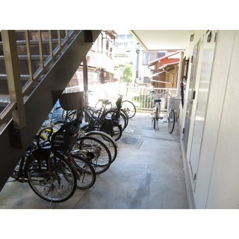 建物外観　駐輪場