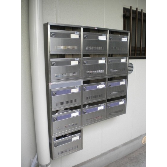 建物外観　メールボックス