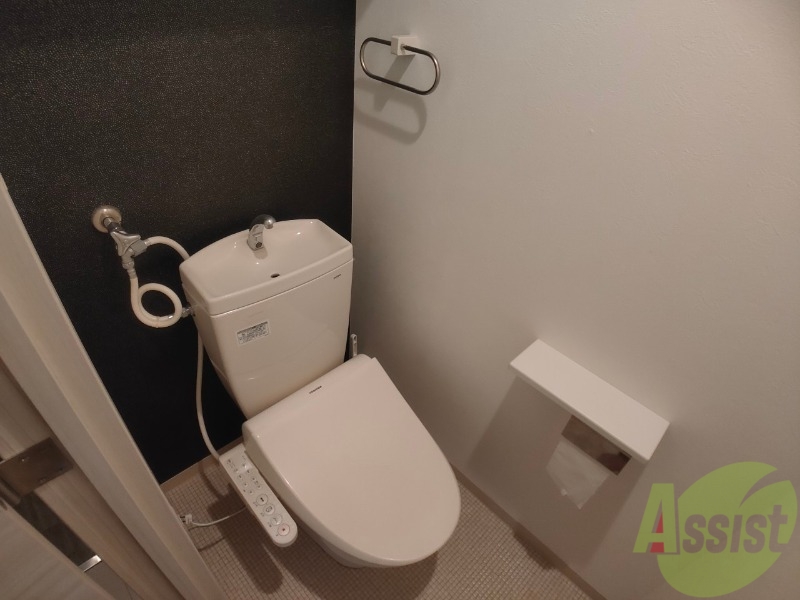 トイレ　トイレです。ウォシュレット付を探している方、おすすめです。