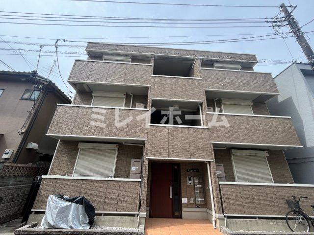 建物外観　同建物内、別のお部屋の参考写真になります。