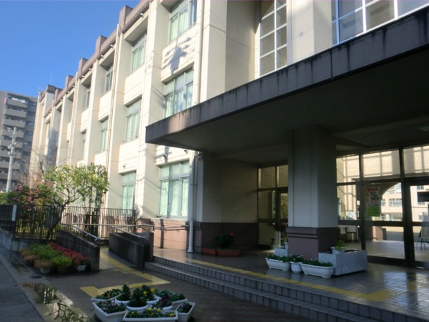 小学校　大阪市立塚本小学校（小学校）まで198m