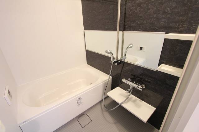 バス・シャワールーム　お風呂も最新式です