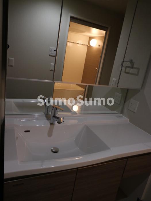 洗面設備　使いやすい洗面所です