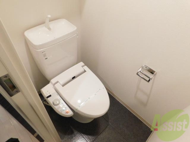 トイレ　トイレには快適な温水洗浄便座付