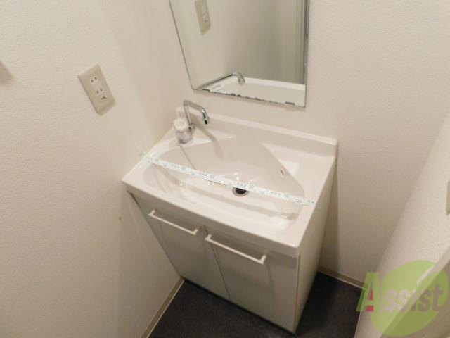 洗面設備　洗面台もオシャレですね。