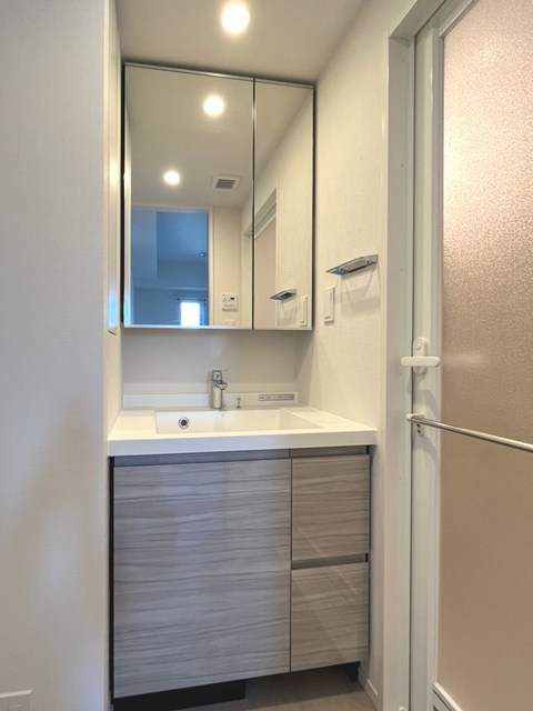 洗面設備　※写真は同タイプ住戸です。