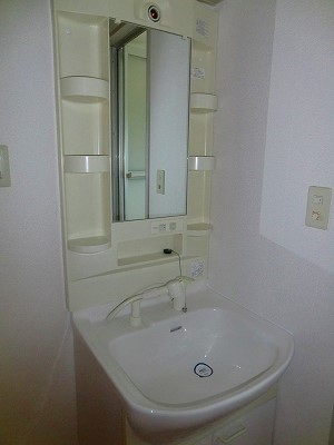 洗面設備　朝の身支度も楽々です。