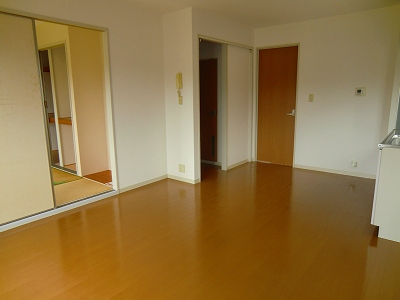 居室・リビング　広々としたリビングです。