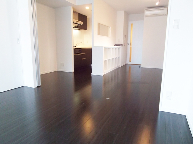 居室・リビング　１０帖のリビングでゆったりくつろげますね☆