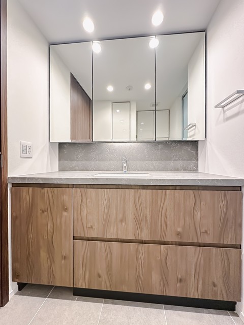 洗面設備　※写真は同タイプ住戸です。