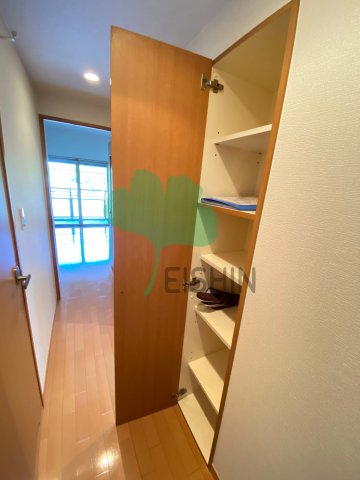 玄関　下駄箱もしっかりついてます！