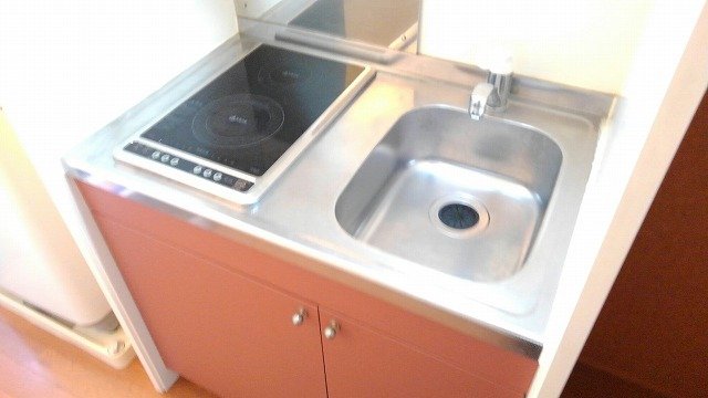 キッチン　安心の電気コンロ付き！