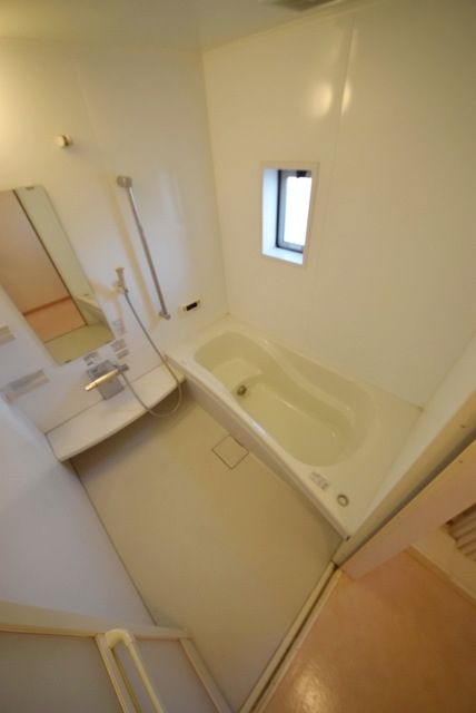 バス・シャワールーム　同建物別号室