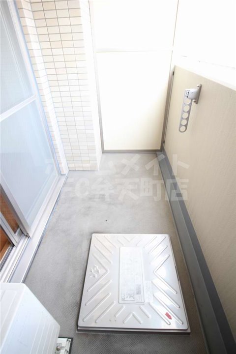 バルコニー　お洗濯にも便利なバルコニー付き