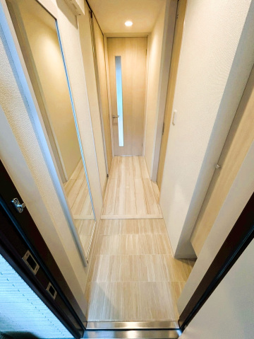 玄関　※他号室の写真です。