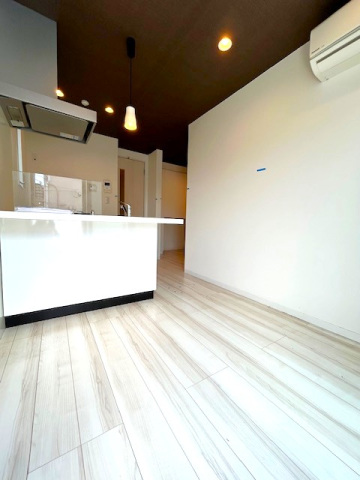 居室・リビング　※他号室の写真です。