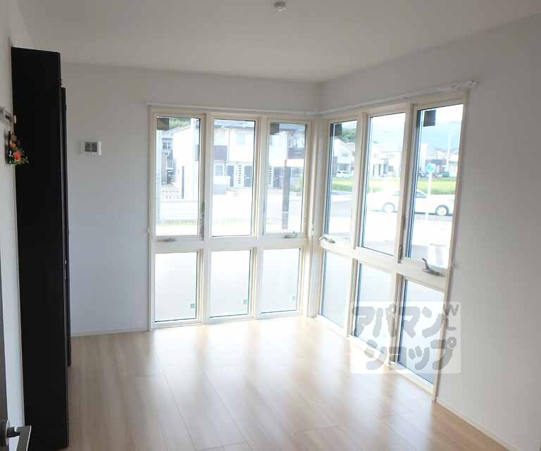 居室・リビング　日当たりの良いお部屋です