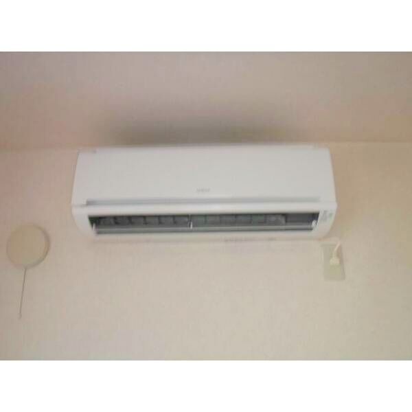 その他設備　夏もカラッと快適♪エアコン付きです！