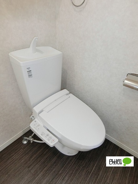 トイレ　温水洗浄便座