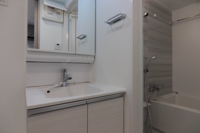 洗面設備　※別号室のお写真のため現況優先
