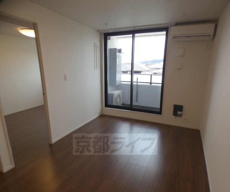 居室・リビング　広々としたリビング