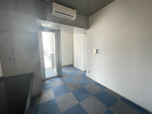 居室・リビング　※別号室の写真です。