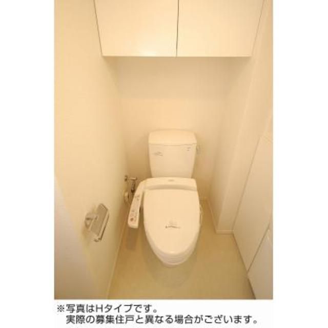 トイレ　※写真は同タイプ住戸です。