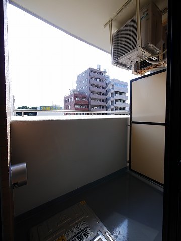 バルコニー　お洗濯にも便利なバルコニー付き