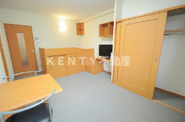 その他部屋・スペース　開放的な寝室です