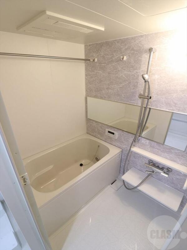 バス・シャワールーム　浴室乾燥機能付き